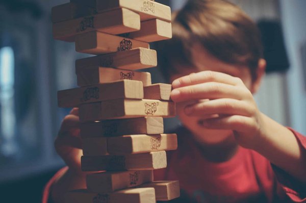 Quels sont les types de jeux de société et de réflexion et comment les classer ?